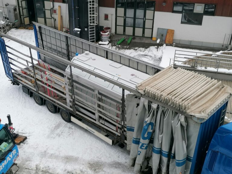 Laster mit Container